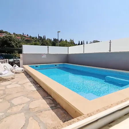 וילה Ivana Zrnovo